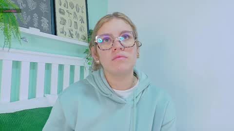 Snapshot of belamiller chatting on October 7, 11:47 am BELA online show from October 7, 11:47 am