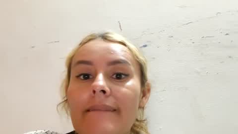 belinda8912 online show from July 3, 5:35 am