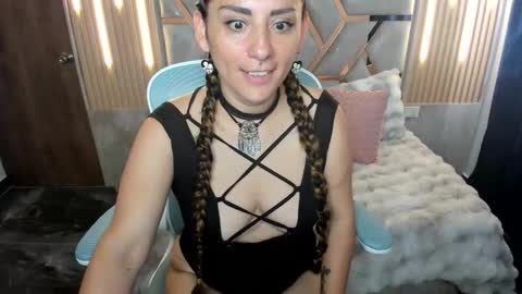 belinda_lat online show from March 25, 1:47 pm