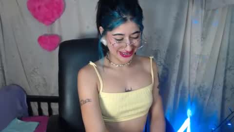 modelo independiente online show from December 7, 1:25 am
