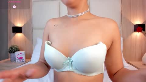 Bella cam online show from January 25, 7:05 pm