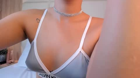 Bella cam online show from January 11, 7:27 pm