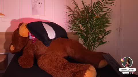 Snapshot of bella__donne chatting on October 20, 4:10 pm    online show from October 20, 4:10 pm