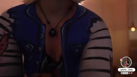 Snapshot of bella__donne chatting on October 24, 7:21 pm    online show from October 24, 7:21 pm