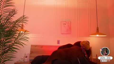 Snapshot of bella__donne chatting on October 1, 3:28 pm    online show from October 1, 3:28 pm