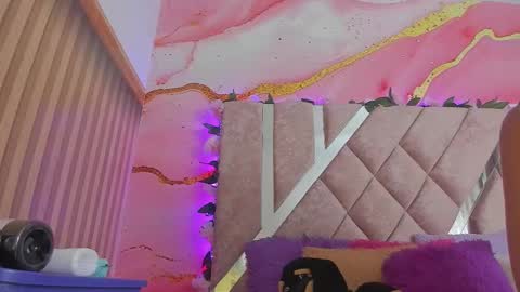 Melanie  online show from February 18, 10:36 am