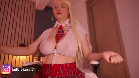 isabella online show from June 19, 11:19 pm