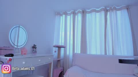 Snapshot of bella_adams_ chatting on October 1, 9:42 pm isabella online show from October 1, 9:42 pm