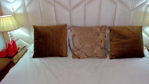 Snapshot of bella_carther chatting on September 15, 3:20 pm BELLA online show from September 15, 3:20 pm