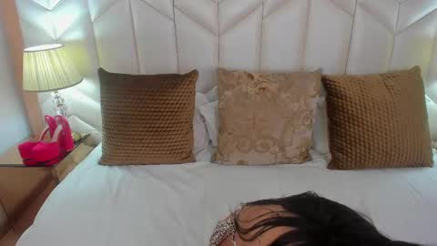 Snapshot of bella_carther chatting on September 24, 1:43 pm BELLA online show from September 24, 1:43 pm