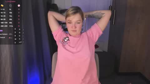 Snapshot of bella_cosmos chatting on September 19, 1:21 pm Bella online show from September 19, 1:21 pm