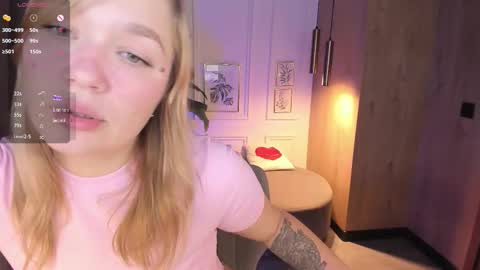 Snapshot of bella_cosmos chatting on September 23, 10:13 am Bella online show from September 23, 10:13 am