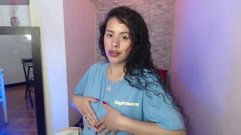 bella_flower_ online show from November 13, 8:08 pm