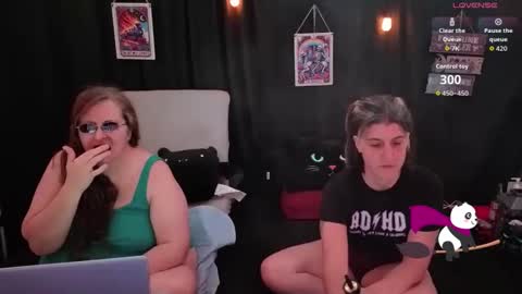 Snapshot of bella_james_1988 chatting on November 1, 5:06 pm Bella James online show from November 1, 5:06 pm