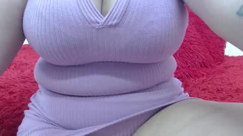 Snapshot of bella_lady_1_ chatting on February 24, 9:09 pm lady online show from February 24, 9:09 pm