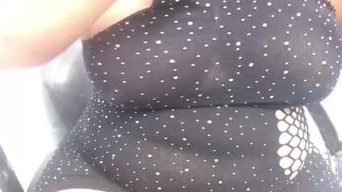 Snapshot of bella_lady_1_ chatting on February 12, 9:22 pm lady online show from February 12, 9:22 pm