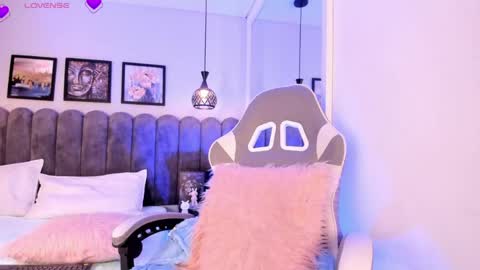 bella_peach_ online show from April 15, 3:29 am