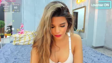 Snapshot of bella_posh chatting on October 6, 7:03 am bella_posh online show from October 6, 7:03 am