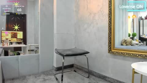 Snapshot of bella_posh chatting on October 9, 7:34 am bella_posh online show from October 9, 7:34 am