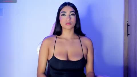 bella_ricci_ online show from February 27, 3:15 pm