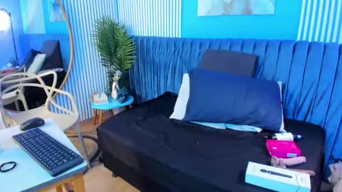 Snapshot of bella_riviera chatting on October 16, 7:49 pm Bella Riviera online show from October 16, 7:49 pm