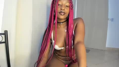 Snapshot of bella_thequeen chatting on January 25, 9:57 am Bella sweetpea online show from January 25, 9:57 am