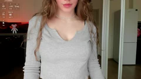 bella_xiss online show from April 24, 12:30 pm