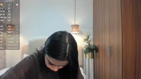 Snapshot of bellaa_hadid_ chatting on December 10, 11:22 am Bella Hadid online show from December 10, 11:22 am