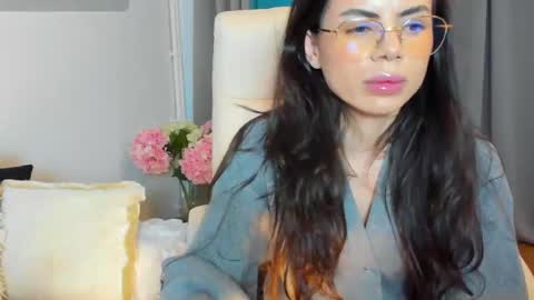 BellaAnna online show from January 29, 12:45 pm