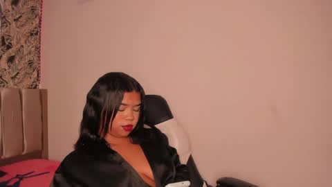 Isabella  online show from May 14, 11:54 pm