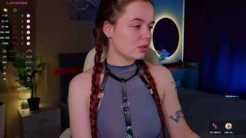 belladevile_ online show from October 30, 8:05 am