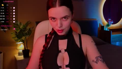 belladevile_ online show from October 11, 7:57 am