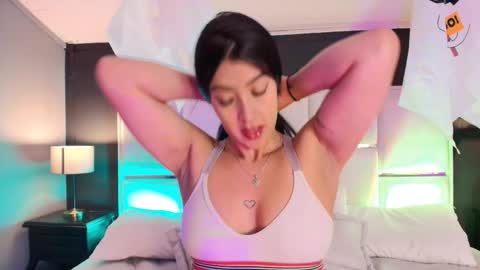 Snapshot of bellafernandez chatting on October 29, 11:58 am Bella online show from October 29, 11:58 am