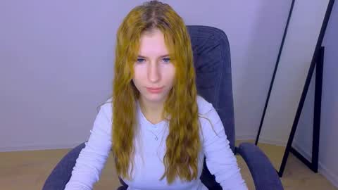 Snapshot of bellafoxi chatting on October 23, 11:38 am BellaFoxi online show from October 23, 11:38 am