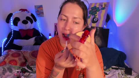 Snapshot of bellahanson_ chatting on January 26, 3:14 pm Bella online show from January 26, 3:14 pm