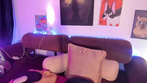 Snapshot of bellahanson_ chatting on March 10, 6:34 pm Bella online show from March 10, 6:34 pm