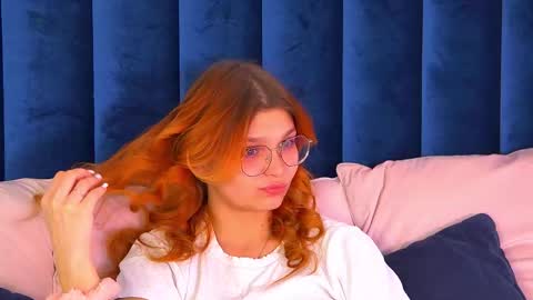 BellaMarebelle online show from October 3, 8:41 am