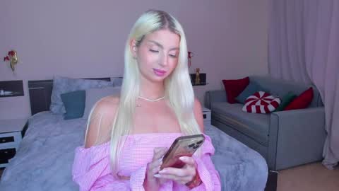 Bella online show from June 2, 1:12 pm