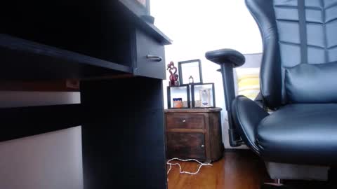 Snapshot of bellangel_ chatting on February 6, 10:10 pm Camille online show from February 6, 10:10 pm