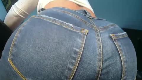 Snapshot of bellangel_ chatting on January 24, 10:41 pm Camille online show from January 24, 10:41 pm