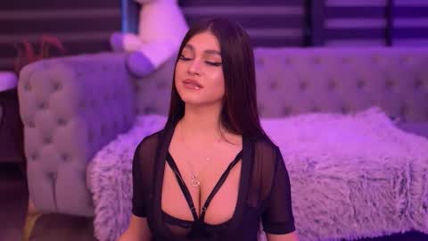 Snapshot of bellanoirre chatting on September 26, 6:05 pm Bella online show from September 26, 6:05 pm