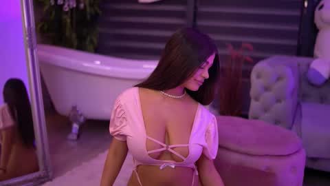 Snapshot of bellanoirre chatting on October 26, 6:36 pm Bella online show from October 26, 6:36 pm