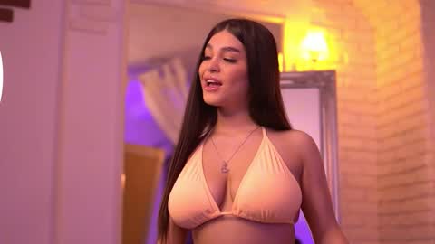 Snapshot of bellanoirre chatting on September 29, 6:24 pm Bella online show from September 29, 6:24 pm