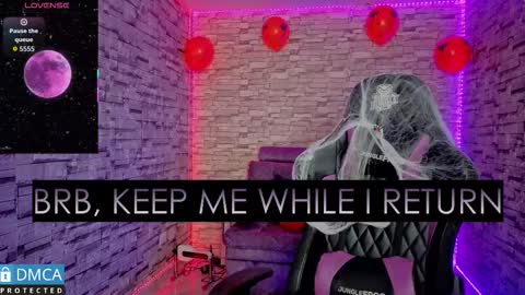   online show from October 9, 8:02 pm