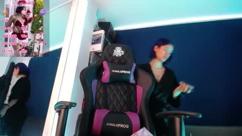 Snapshot of bellaodisea chatting on December 20, 2:27 pm online show from December 20, 2:27 pm