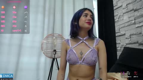 Snapshot of bellaodisea chatting on March 5, 4:24 pm online show from March 5, 4:24 pm