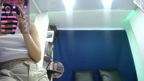 Snapshot of bellaodisea chatting on December 30, 1:14 pm online show from December 30, 1:14 pm