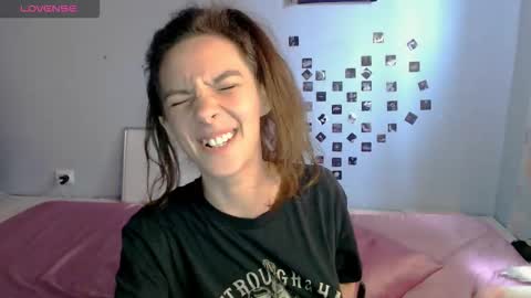 bellaqueen0701 online show from November 20, 9:43 am