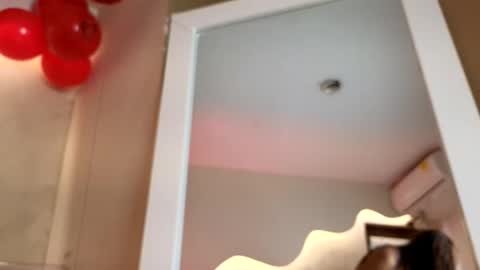 bellarooux online show from February 18, 12:15 pm