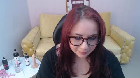 Snapshot of bellatrix_ch chatting on September 24, 4:17 pm Bella online show from September 24, 4:17 pm